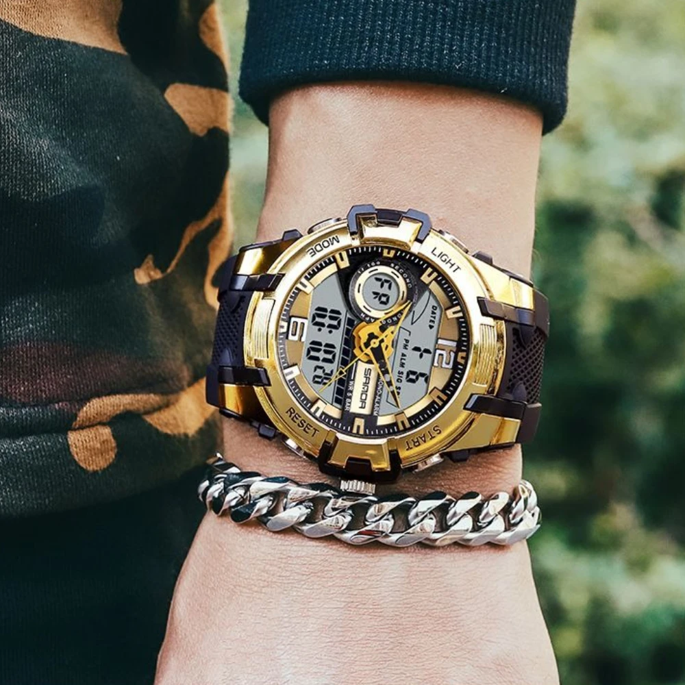 حار بيع ساعة رياضية رجالية جديدة، شخصية باردة للماء الساعات الإلكترونية المألوف الهاتفي عرض مزدوج ساعة المعصم