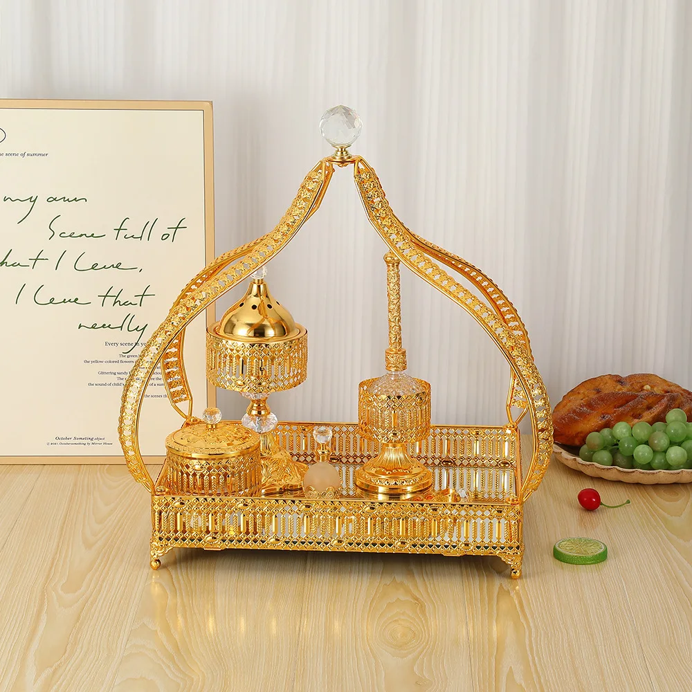 

Golden retro ironwork hollowed-out incense burner, high-end metal hotel decorative item, personalized portable incense burner.