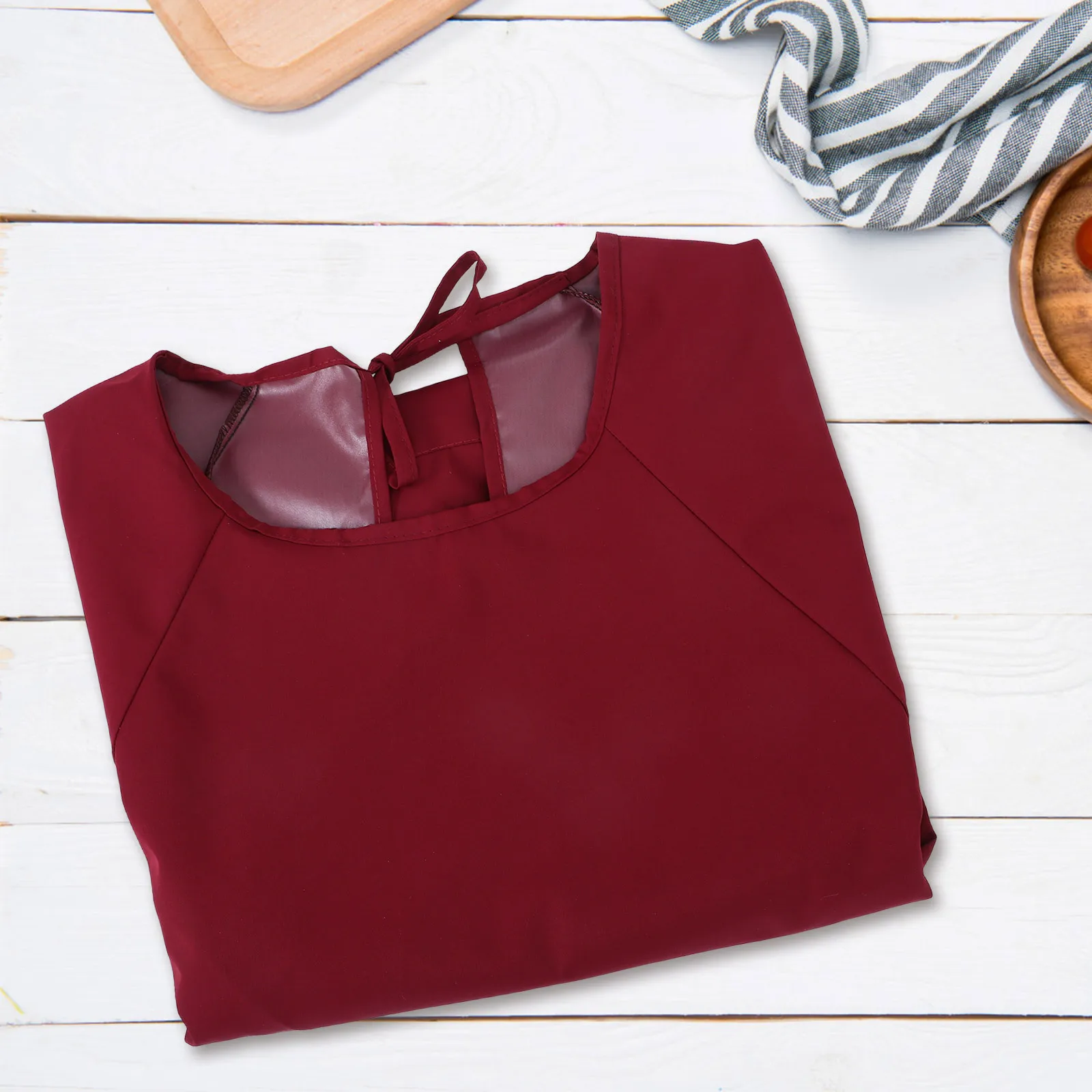 

Waterproof Long Sleeve Apron Oil-Proof Pockets for Kitchen Dishwashing Restaurant Baking Cleaning Use Apron for Hairstylist