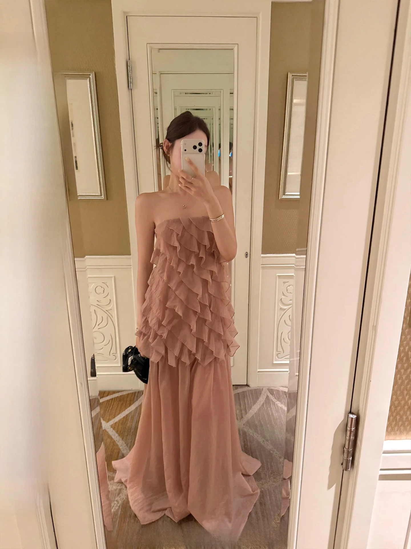 

Ranwear Heavy Work Double Version Strap Halter Dress with Pleats And Multi-Layer Lace Trim Midi Dress for Women Summer Fashion