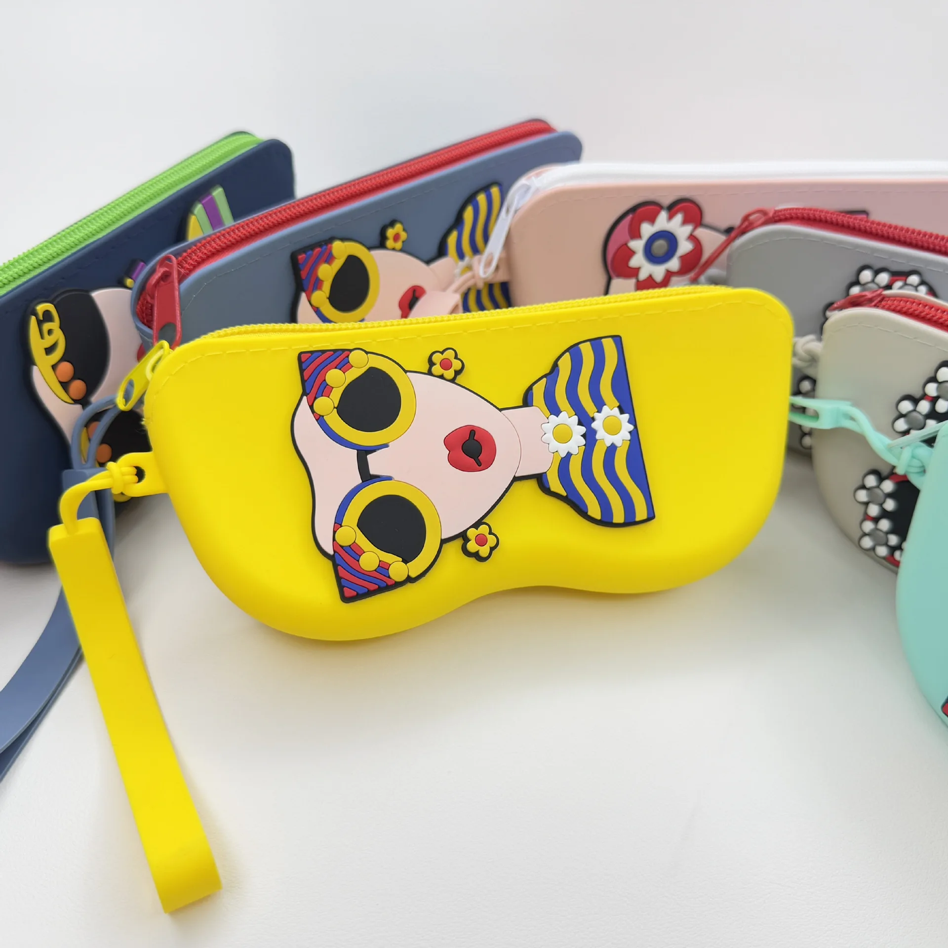 Cartoon-Style Silicone Sunglasses Bag Fashion Ladies Eyewear Storage Bag Reading Glasses Holder Portable Travel Glasses Pouch