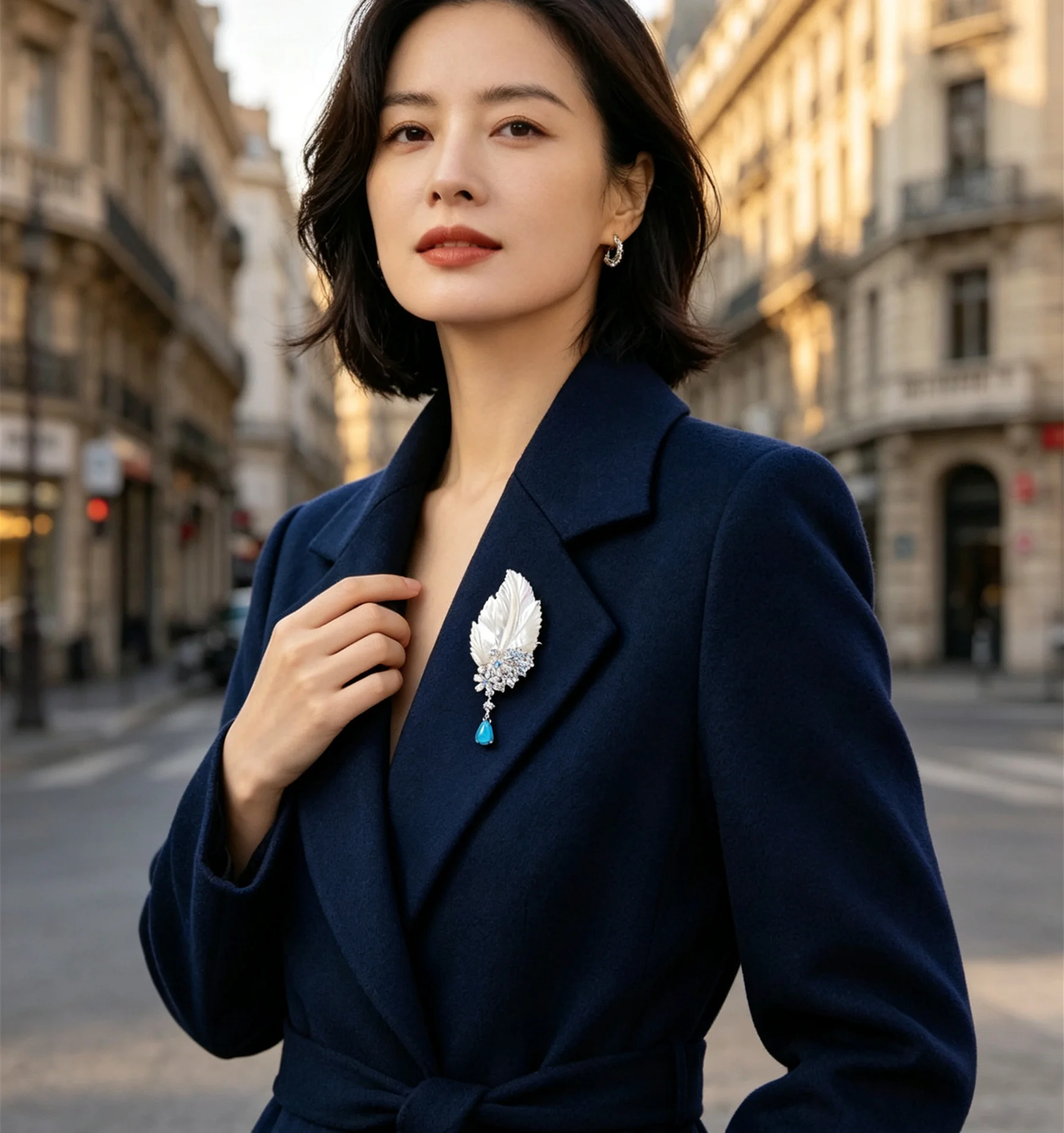 Fashion Feather Brooch Pin Turquoise Pendant Vintage Women Lapel Badge for Suit Coat Blazer Elegant Fashion Clothing Accessories