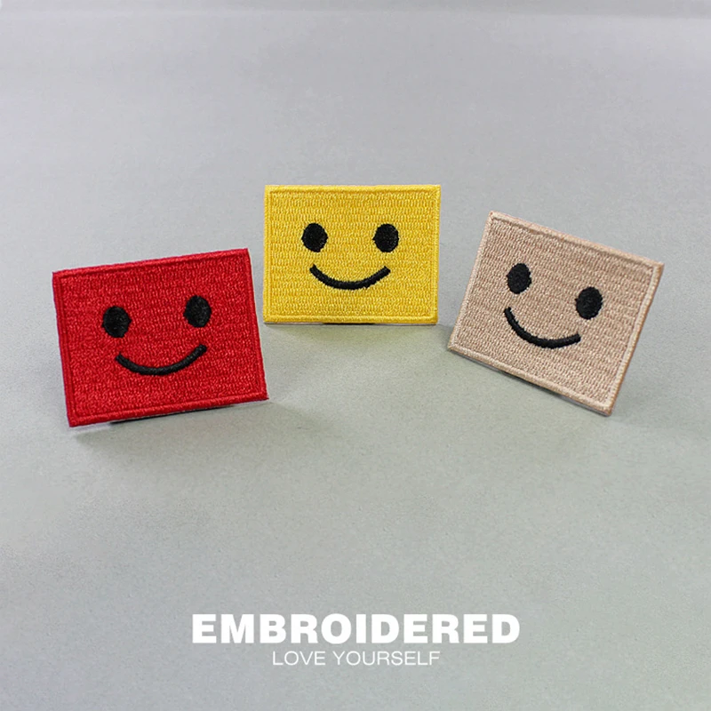 Different Colors Square Smile Face Patch DIY Repair Embroidery Iron On Patch for Clothing Sticker Cartoon Clothing Parches