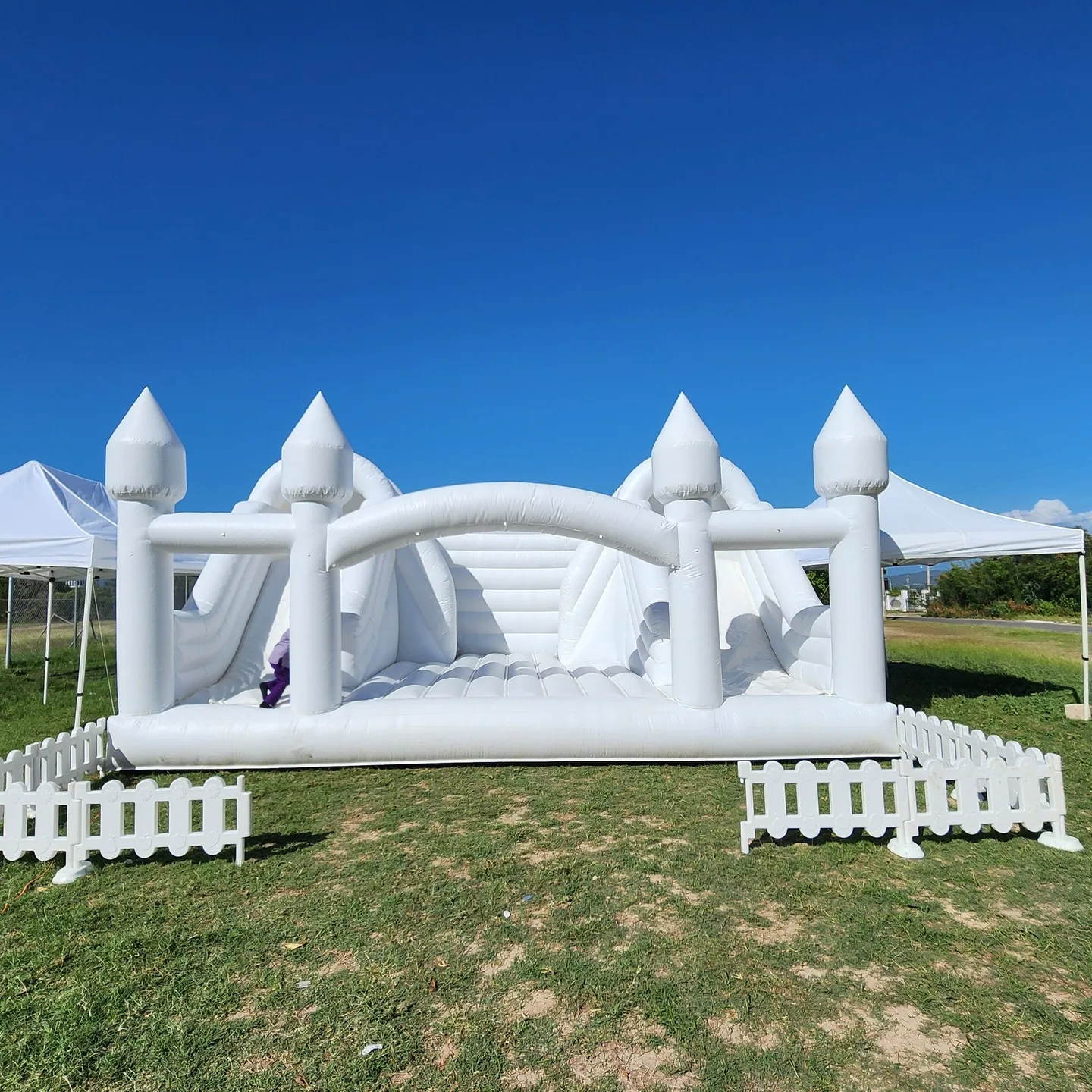 

Hot Sale White PVC Inflatable Party Castle with Pool and Slide, Commercial Bouncy House for Kids Outdoor Water Play and Events