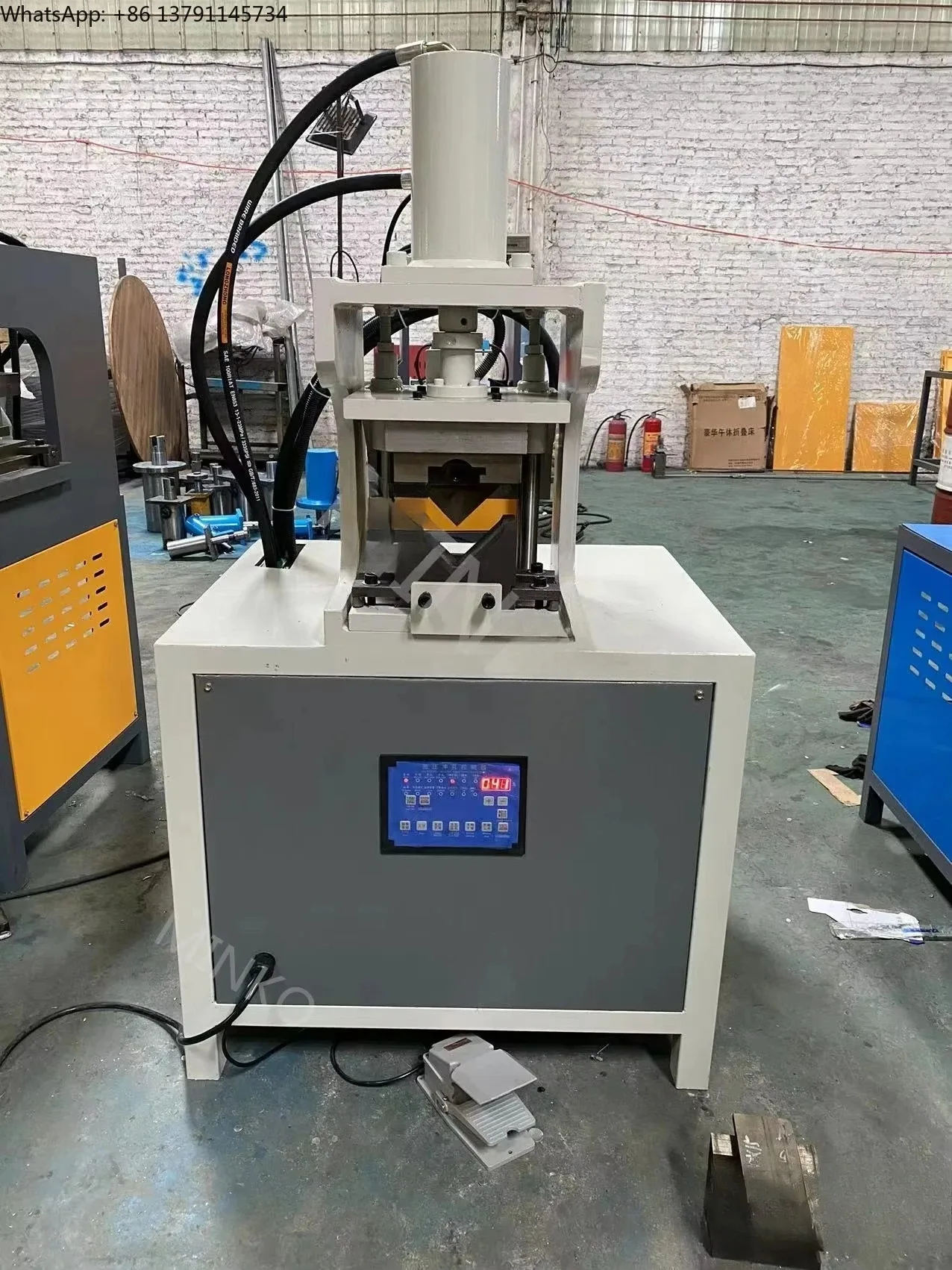 Automatic Iron Stainless Steel Tube Corner Hydraulic Pipe Notching Punching Round Pipe Angle Cutting Machine for Tents