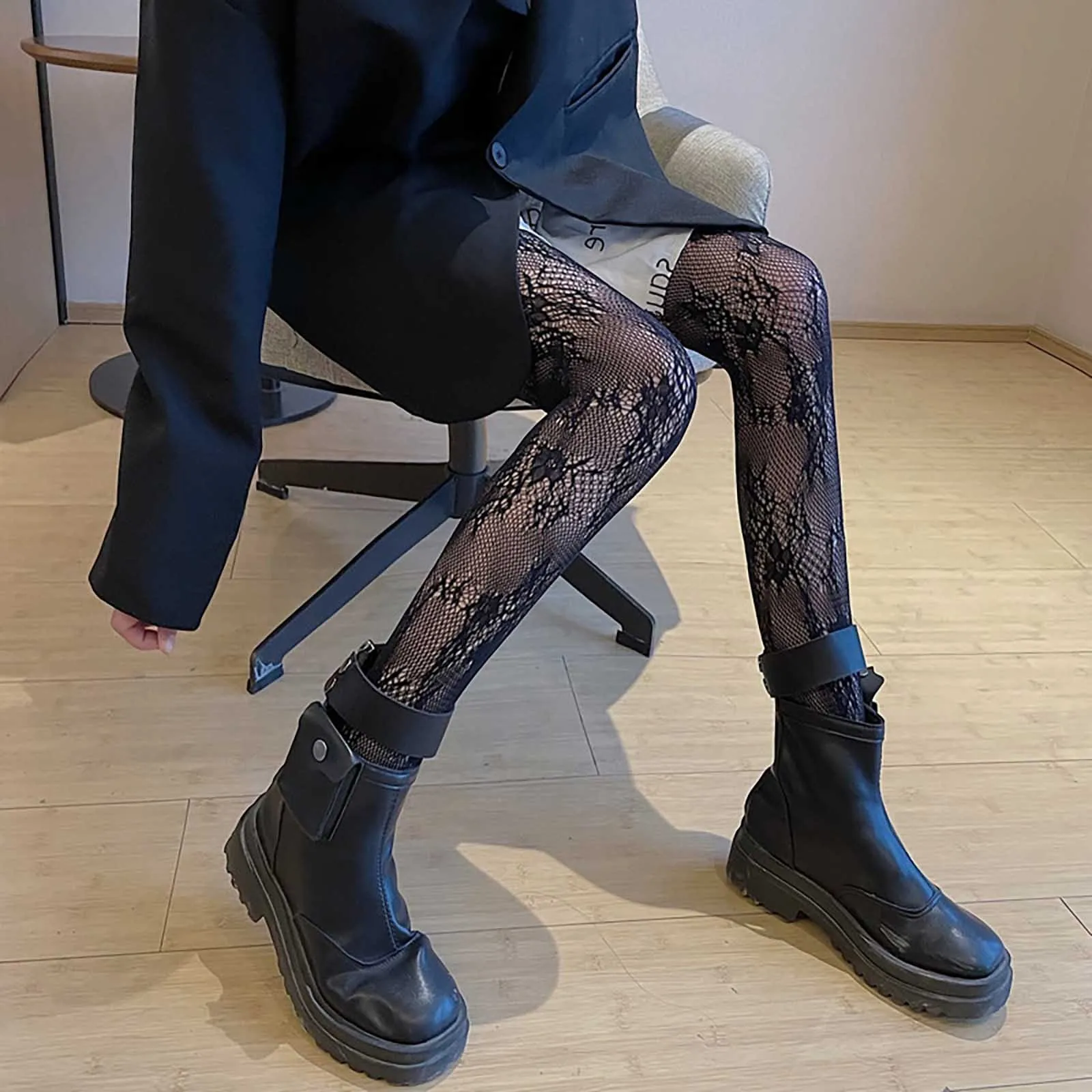 

Sexy Black White Lolita Hollowed Lace Mesh Stockings Bottomed Pantyhose Japanese Goth Floral Rattan Stocking Hot Classic Tights