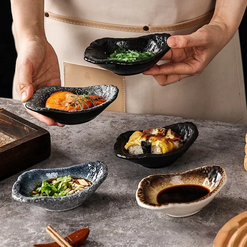 Plato de cerámica Retro japonés para condimentos, arcilla creativa con forma de ostra, plato para salsa de soja Wasabi, suministros de cocina para el hogar, vajilla
