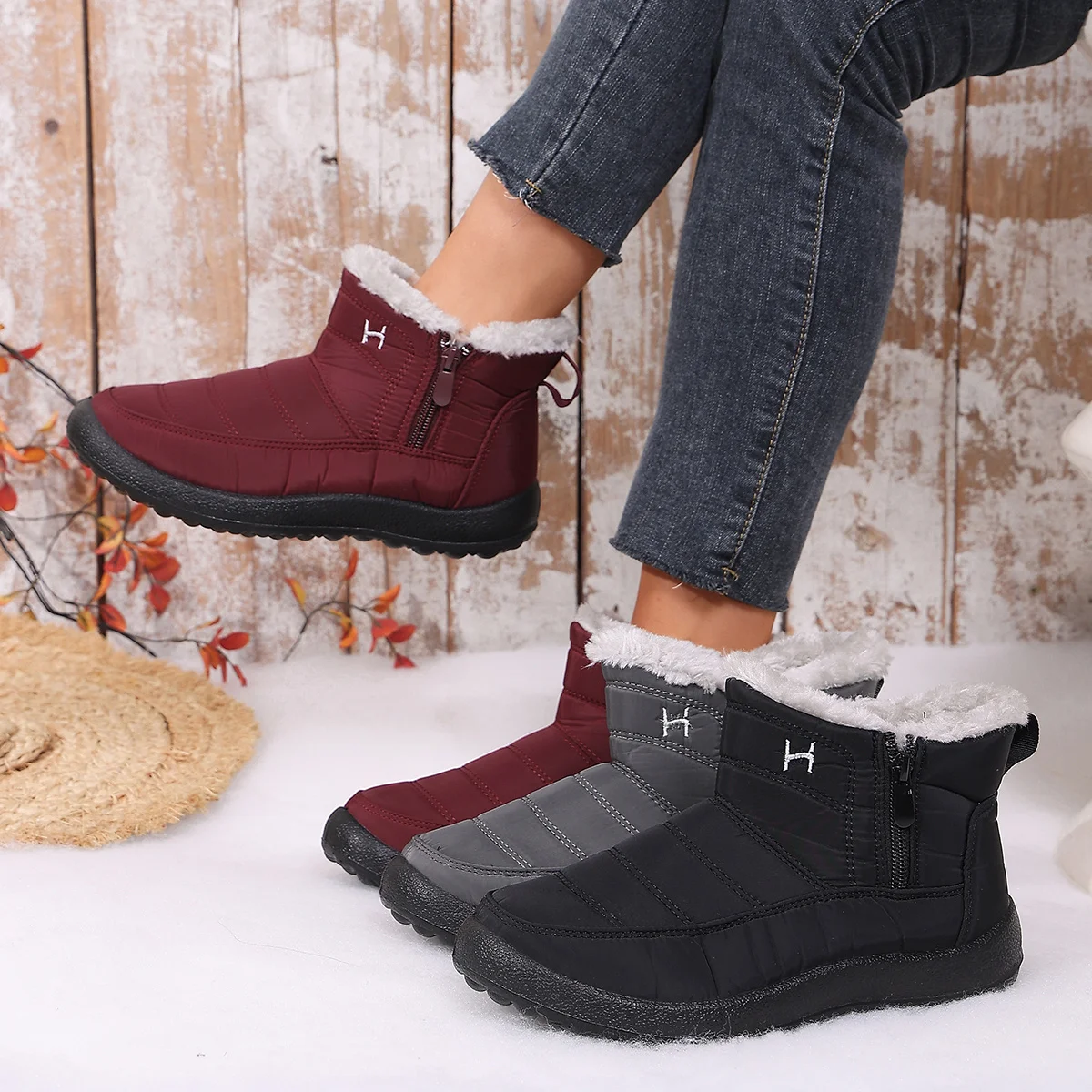 Women's comfortable wide-fit short boots: stylish winter ankle boots designed for everyday wear and versatile casual styling.