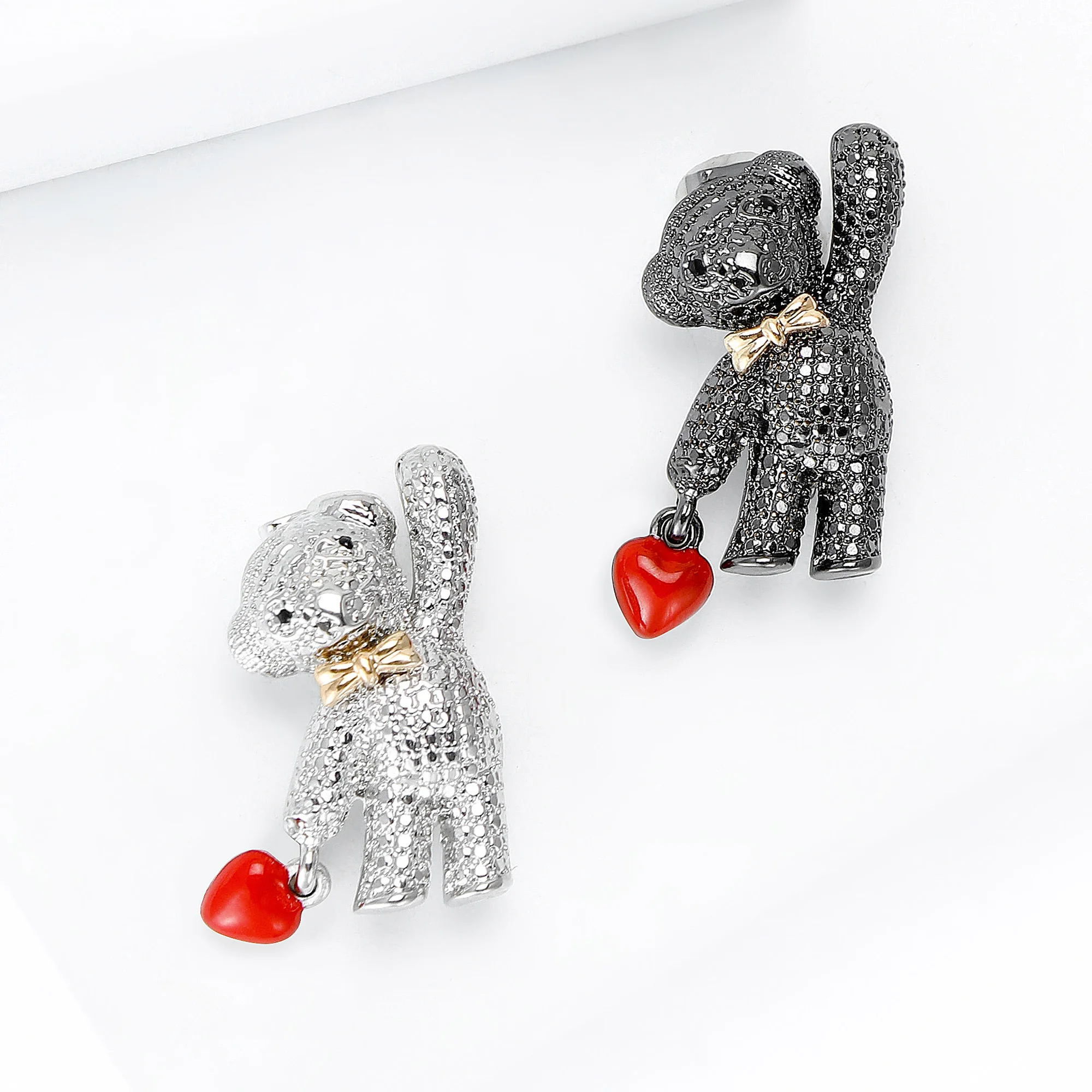 Beaut&Berry Trendy Enamel Heart Bear Brooches for Women Animal Pins Casual Party Friends Accessories Fashion Gifts Decoration view 4