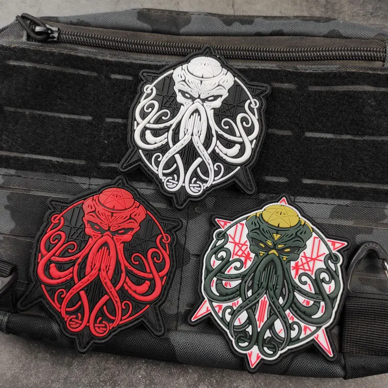 Cthulhu Octopus Monster 3D PVC Luminous Patch Awakens Lovecraft Spirit Glow-in-the-dark Tactical Badge for Clothing Bag Decor