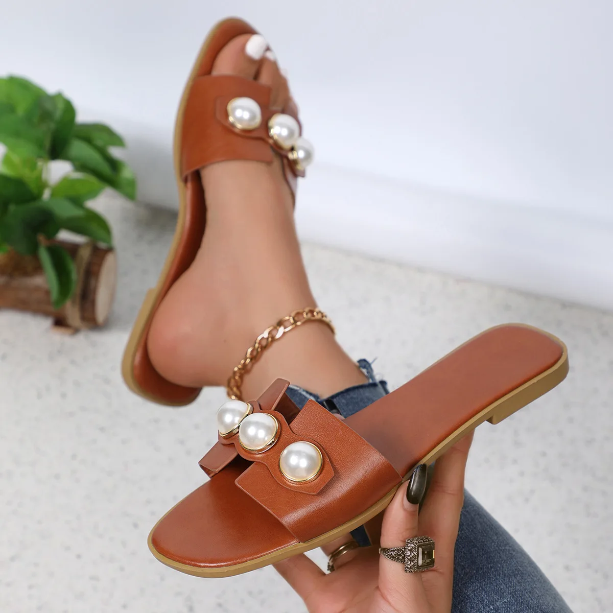 Slippers Women's New Pearl Decoration Solid Color Square Head Summer Flat Casual Elegant Ladies Dress Shoes Sandals