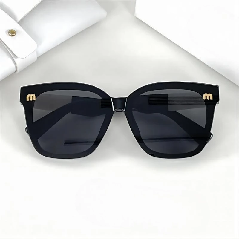 2026 New Fashion Fashion Brand Luxury Designer Sunglasses Men Trendy Square Letter Sun Glasses Women Casual Shades Gafas De Sol