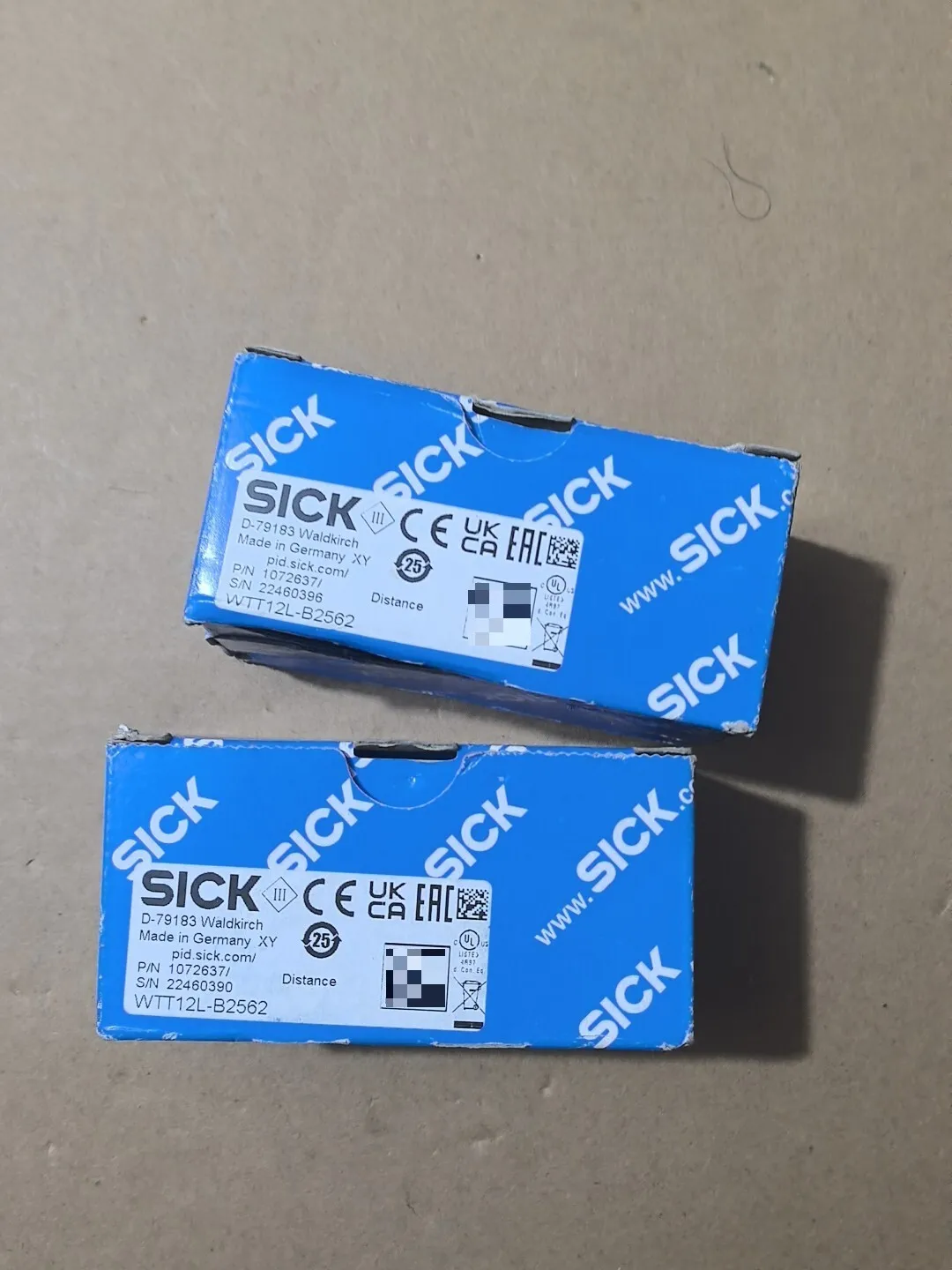 New Original German SICK WTT12L-B2562 Diffuse Reflection Photoelectric Transmission