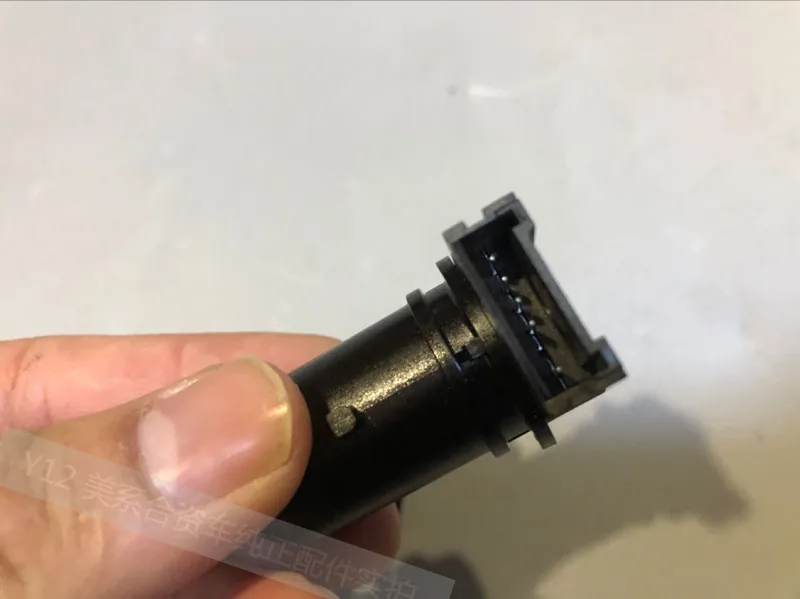 1pc For Cadillac XTS ATS-L SRX CTS Sunlight Temperature Sensor