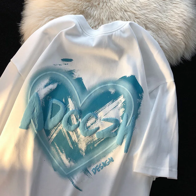 T-shirt da donna di tendenza moda coreana t-shirt da donna con stampa di lettere a cuore enorme o-collo manica corta t-shirt larghe abbigliamento stile Unisex