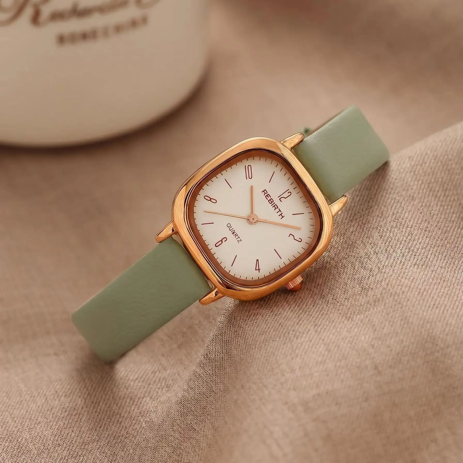 

Fashionable, Casual, Artistic, Versatile Roman Scale Quartz Watch