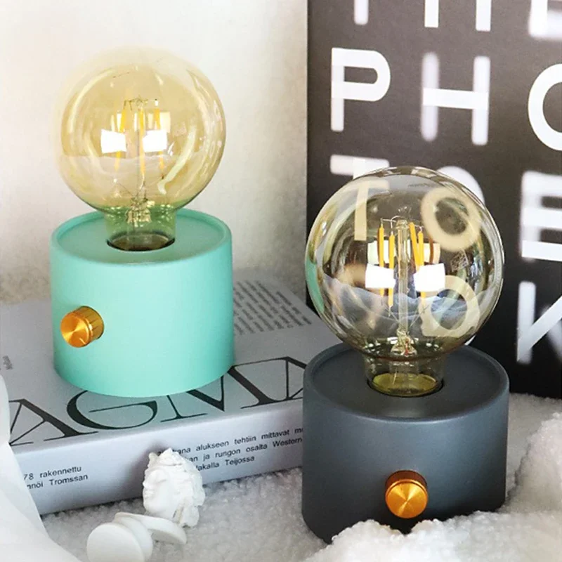 Retro-style rechargeable night light, portable bedroom sleep light, creative desk lamp, decorative bedside filament lamp