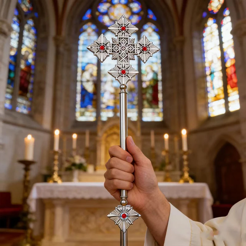 Neues traditionelles vergoldetes orthodoxes Standkreuz mit roten Emaille-Details für die Präsentation am Kirchenaltar und liturgische Feierlichkeiten – Detail 13