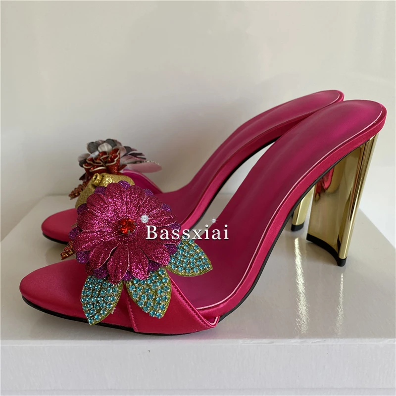 بلينغ الترتر كريستال زهرة الصنادل المرأة الصيف الفاخرة الساتان فريد كعب غريب أحذية الحفلات الحديثة للفتيات