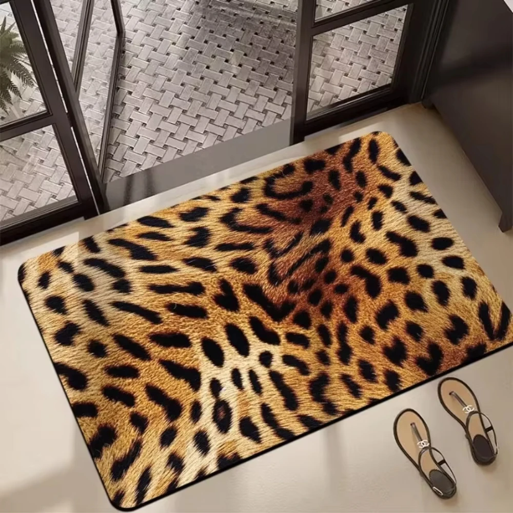 VIKAMA Classic Leopard Print Doormat, Non-Slip Absorbent Entryway Rug for Front Door, Indoor & Outdoor
