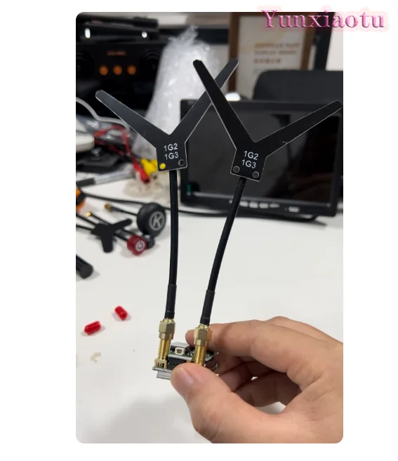 Newly Upgraded 1.2G/1.3G Image Transmission Dual Receiver Can Be Directly Inserted Into FS Skyzone Glasses