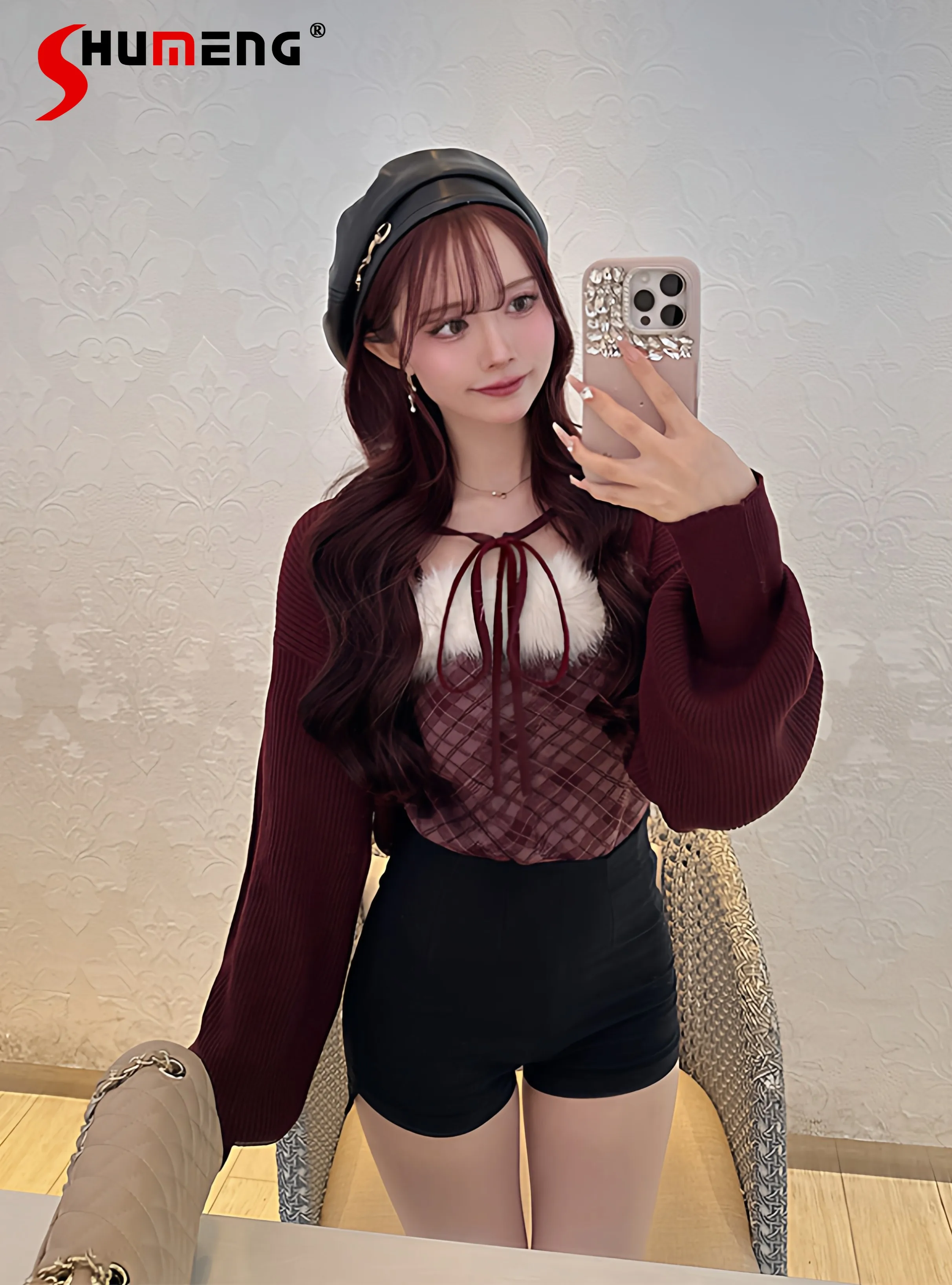 

Элегантный женский комплект в японском стиле: плюшевый топ-камизоль в клетку с пэчворком, вязаный кардиган с завязками и бантом, пуловеры