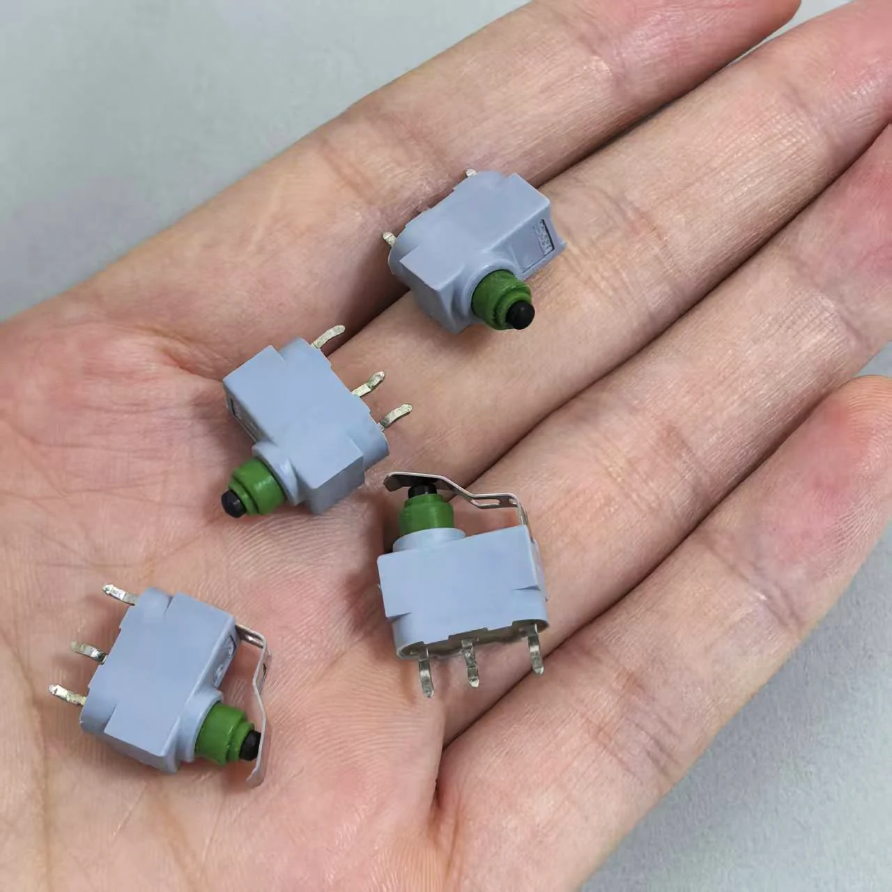 2pcs/LOT 1055/58 1055 58 for Audi J518 Steering Column ECU Lgnition for Marquardt Original Waterproof Micro Switch