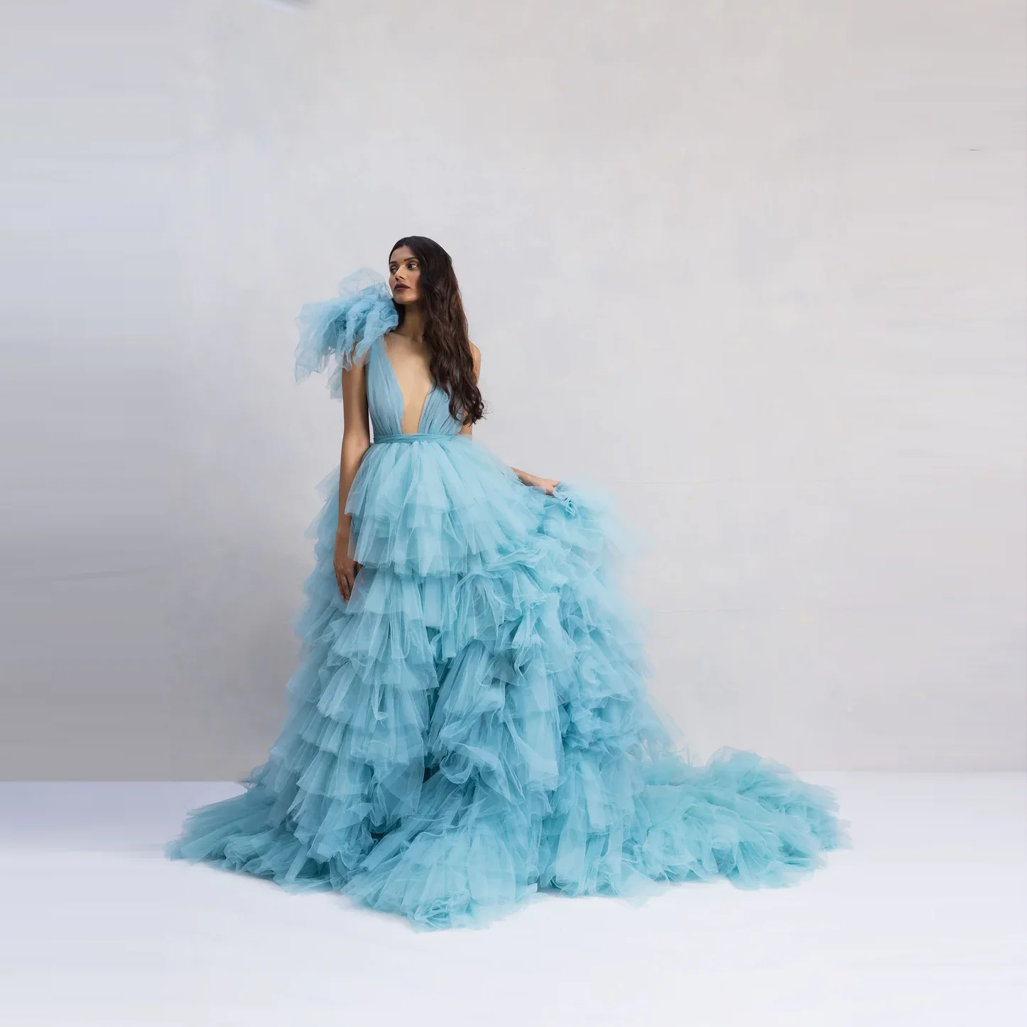 2024 Plunge Neck Soft Tulle Dresses Ruffle Shoulder for Wedding Tulle Belt Tie Backless Prom Gown Pale Teal Lush Maxi Dress