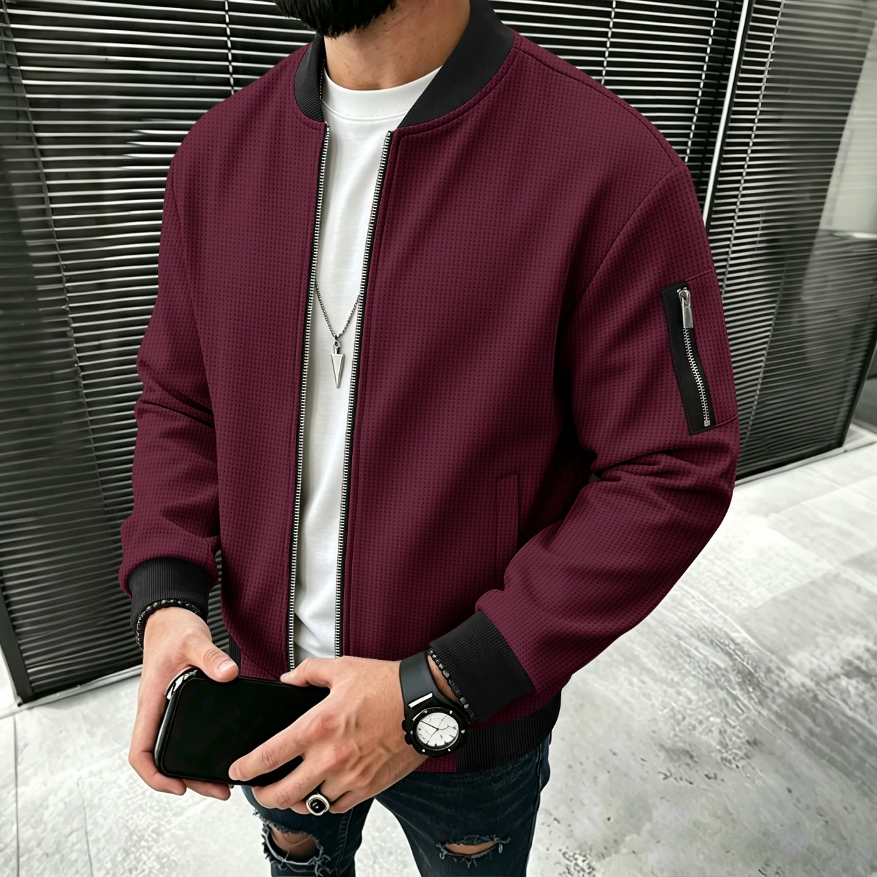 Herrenjacke aus Waffelstrick mit geripptem Baseballkragen, lässige Fliegerjacke mit durchgehendem Reißverschluss, mit Reißverschlussmanschetten und Taschen, lässiger Stil. – Detail 17