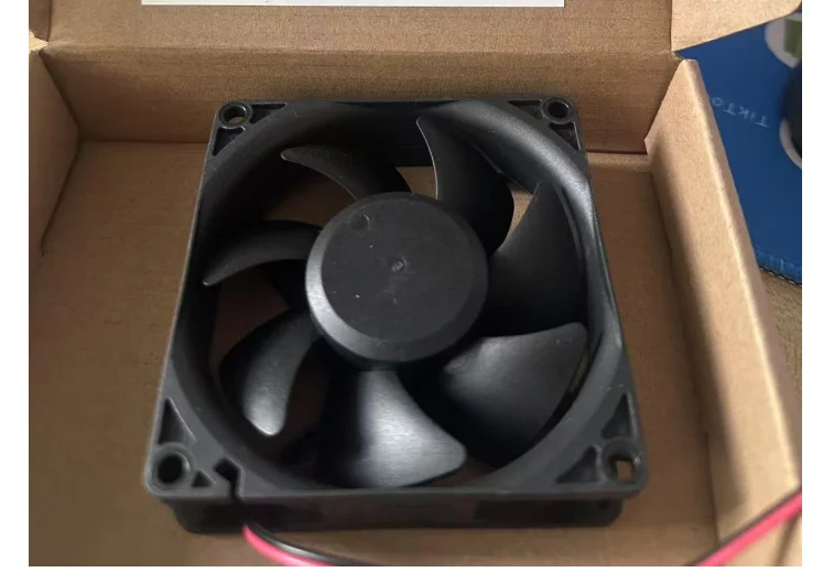 

NMB-MAT 3610KL-04W-B50 L00 DC 12V 0.43A 2-Wire 92X92X25mm Server Cooling Fan