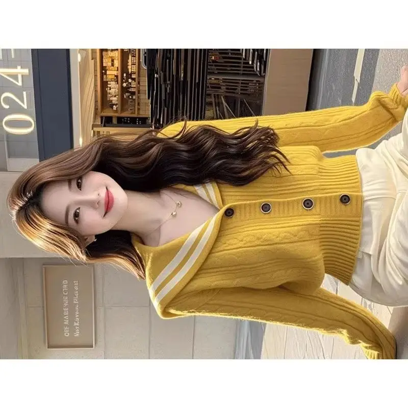 

Корейский осенне-зимний новый 2025 года, вязаный кардиган с длинными рукавами и v-образным вырезом, женский универсальный вязаный свитер, куртка, женский топ