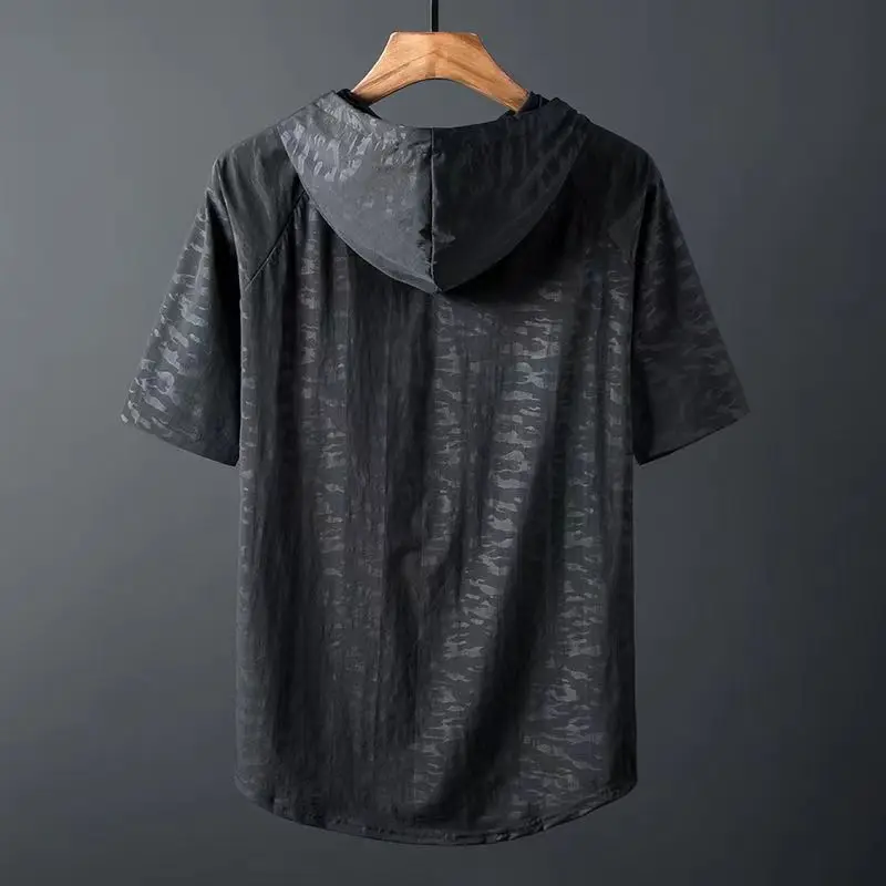 2023 New Summer Loose Fitting Casual Ice Silk Hooded Camouflage Dark Flower Thin Casual Handsome Short Sleeved Men's Sweater