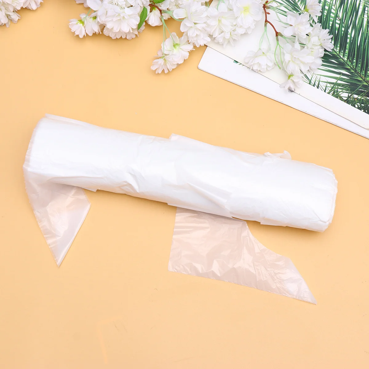 

100Pcs Disposable Hairdressing Cloak Waterproof Barber Apron Unisex Salon Cape Dirt-Proof Wai Cloth White M Disposable Cloak