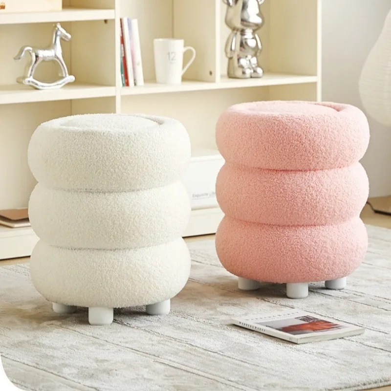 

Кремовый стул для макияжа, круглый стул для гостиной, стул для женской спальни, стул для переобувания, стул для маникюрного салона.