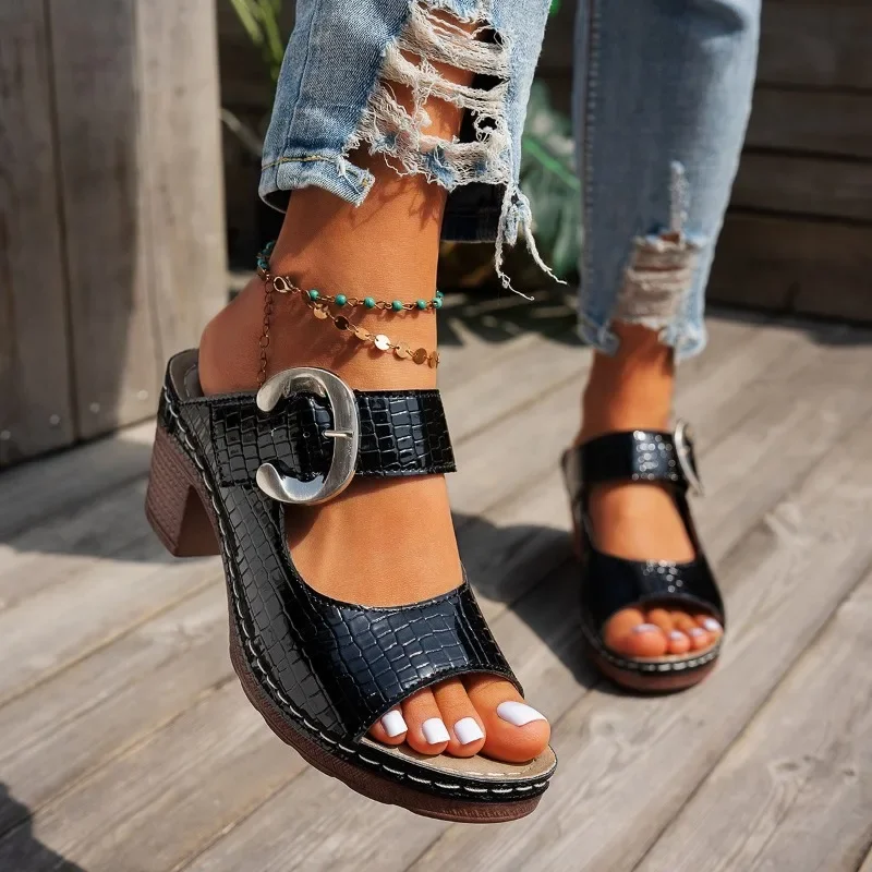 2025 Brand Ladies Shoes Plus Size Women's Slippers Fashion Outdoor Dress Summer New Open Toe Metal Decoration Rome High Heels
