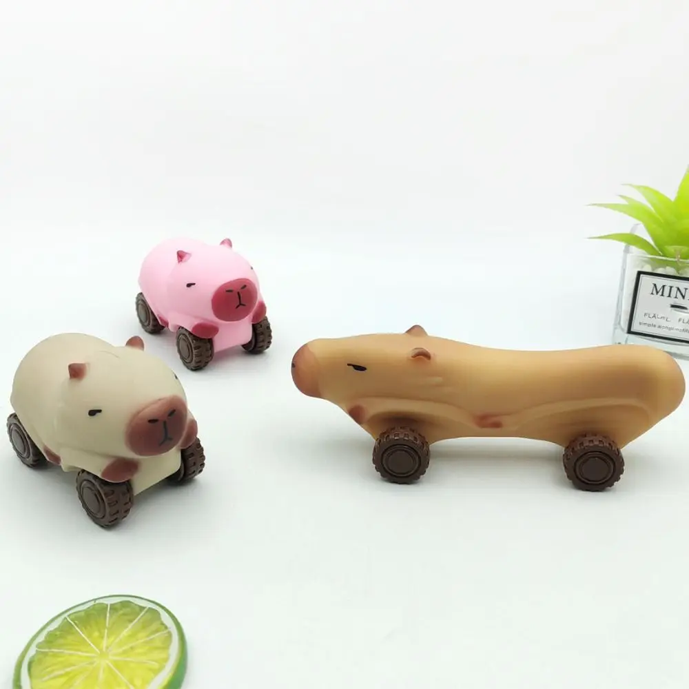 Rekbaar Auto Capybara Knijpspeeltje Hoge Elasticiteit met Wiel Capybara Fidget Speelgoed Zacht Kneden Schattig Knijpspeeltje