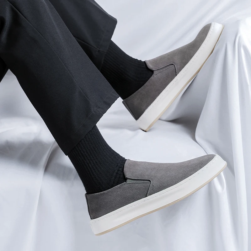 أحذية رجالية صيفية بدون كعب قابلة للتنفس كاجوال خفيفة الوزن ومريحة وبسيطة لزيادة الارتفاع