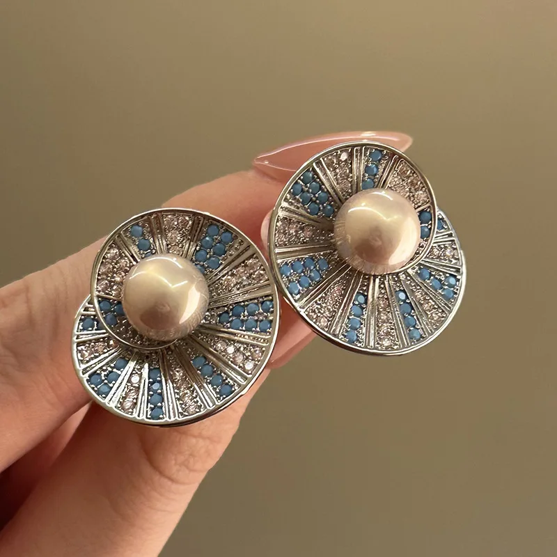 Vintage Elegant Blue Crystal Shell Pearl Conch Shape Stud Earrings for Women Fashion Simple Geometry Round Jewelry Party Gift