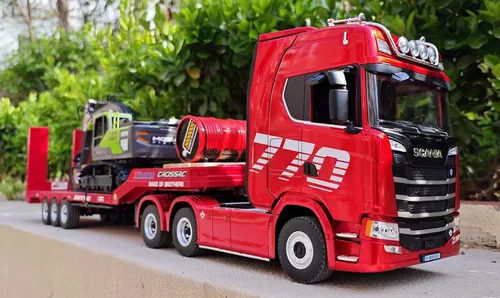 リモートコントロールエンジニアリングカー Huina Scania 770S トレーラーヘッド合金車モデル子供のおもちゃ四輪駆動比 501D
