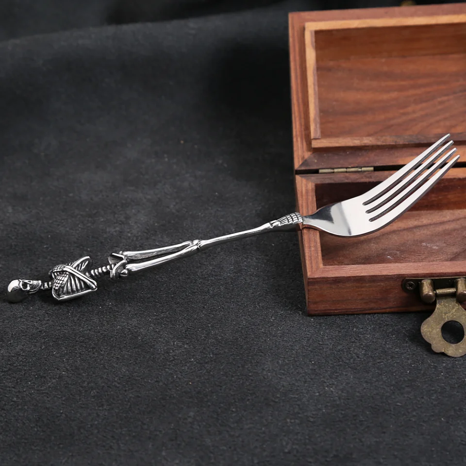 High Quality Creative Design 304L Stainless Steel Skull Fork Spoon Set Cool Fashion Tableware Set Vintage Jewelry Gift Wholesale