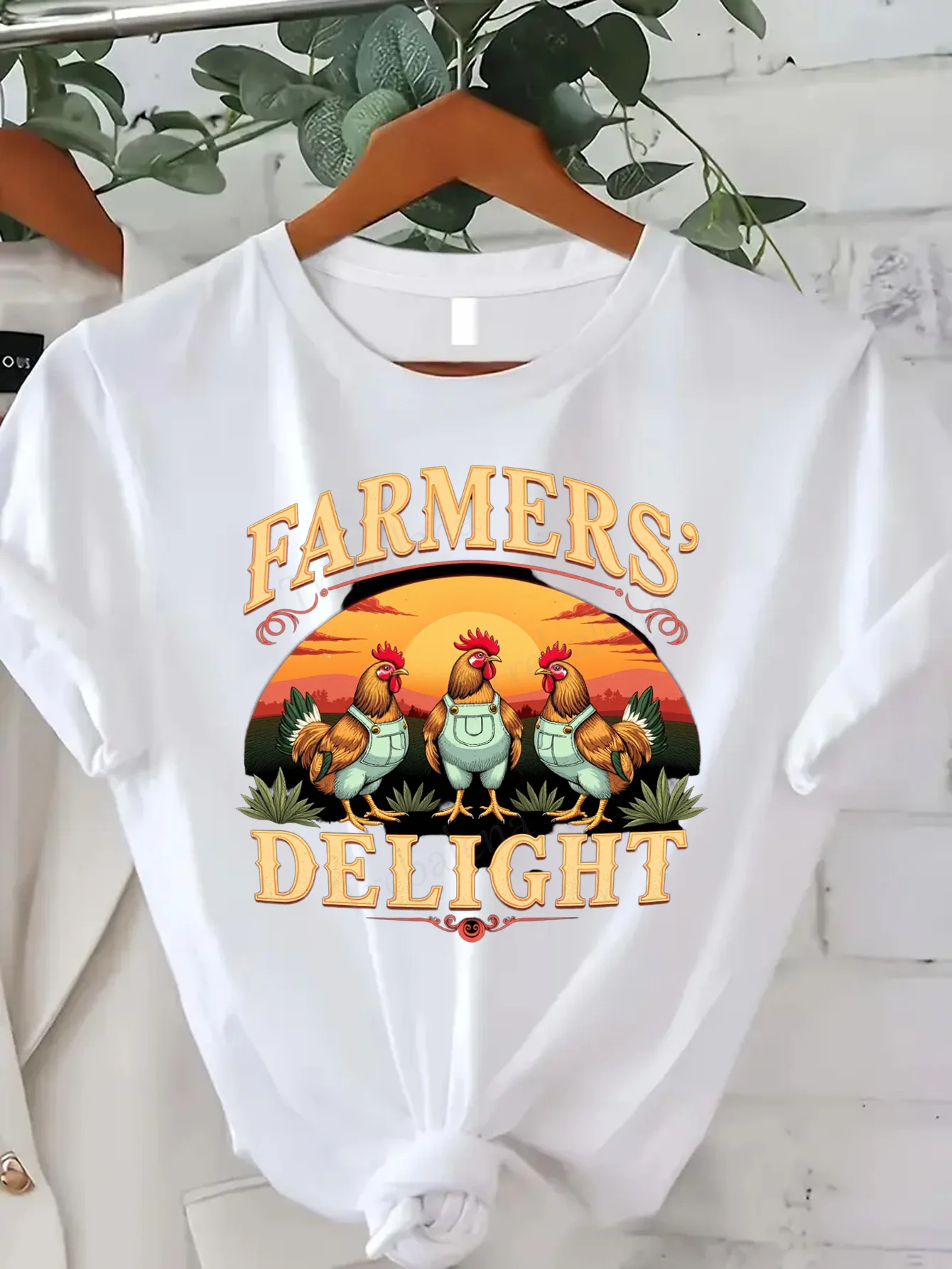 

Удобная женская футболка с принтом «Футболка «Огрыватели» — милые цыплета в комбинезоне «Сцена заката»