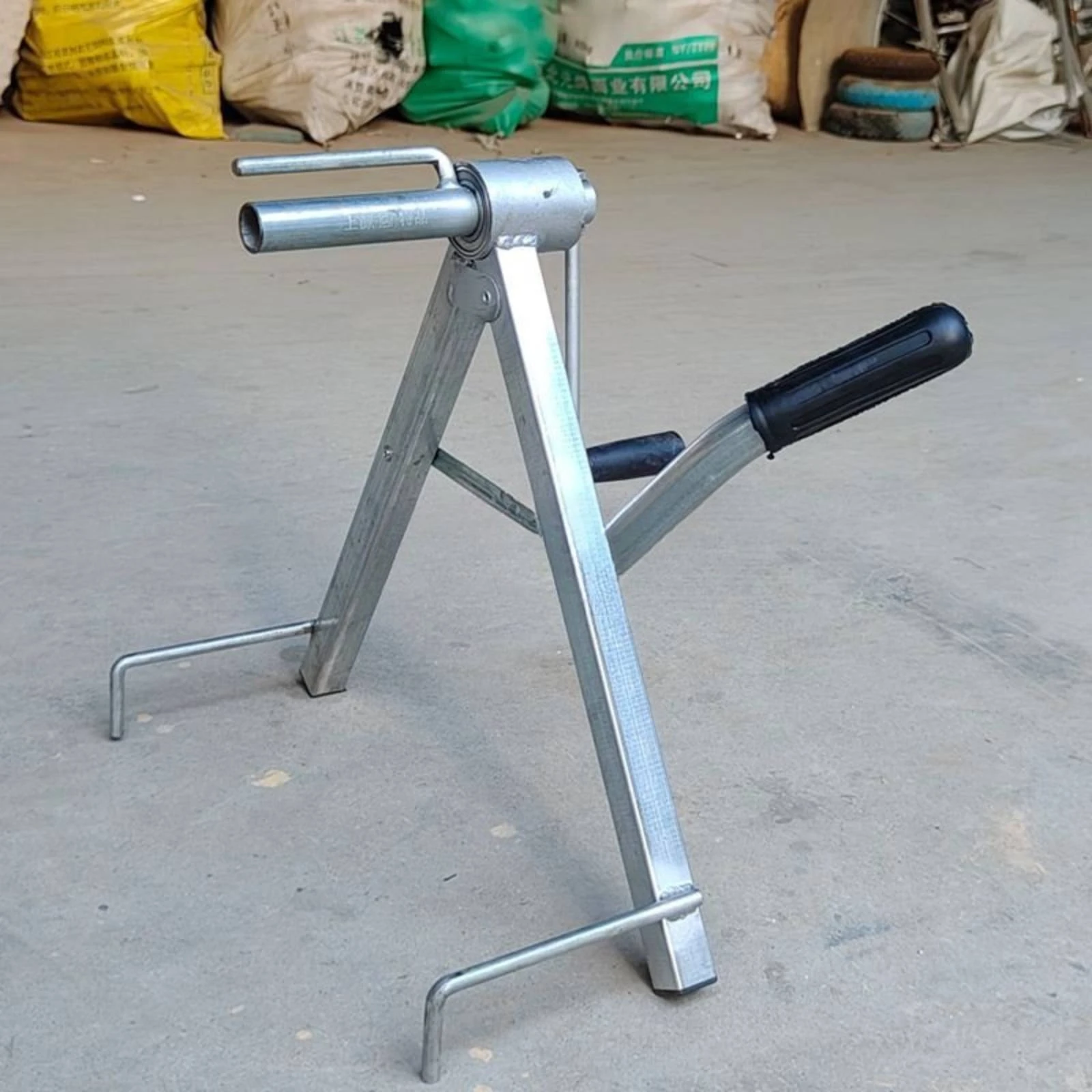 Stainless Steel Manual Fire Hose Reel Space-Saving Fire Hose Reel with Folding Frame Compact Sturdy for Firefighters