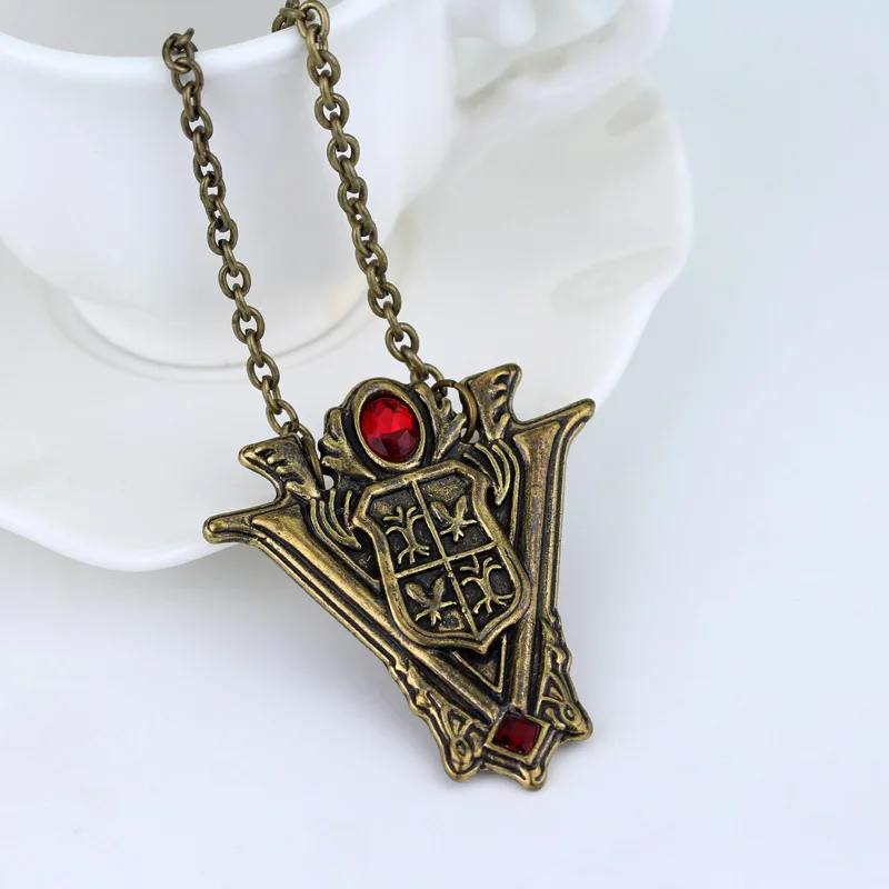 Women Cosplay Necklace Props Movie Twilight Theme Rosalie Same Design New Moon Crest Volturi Charms Necklaces Jewelry Part Acces