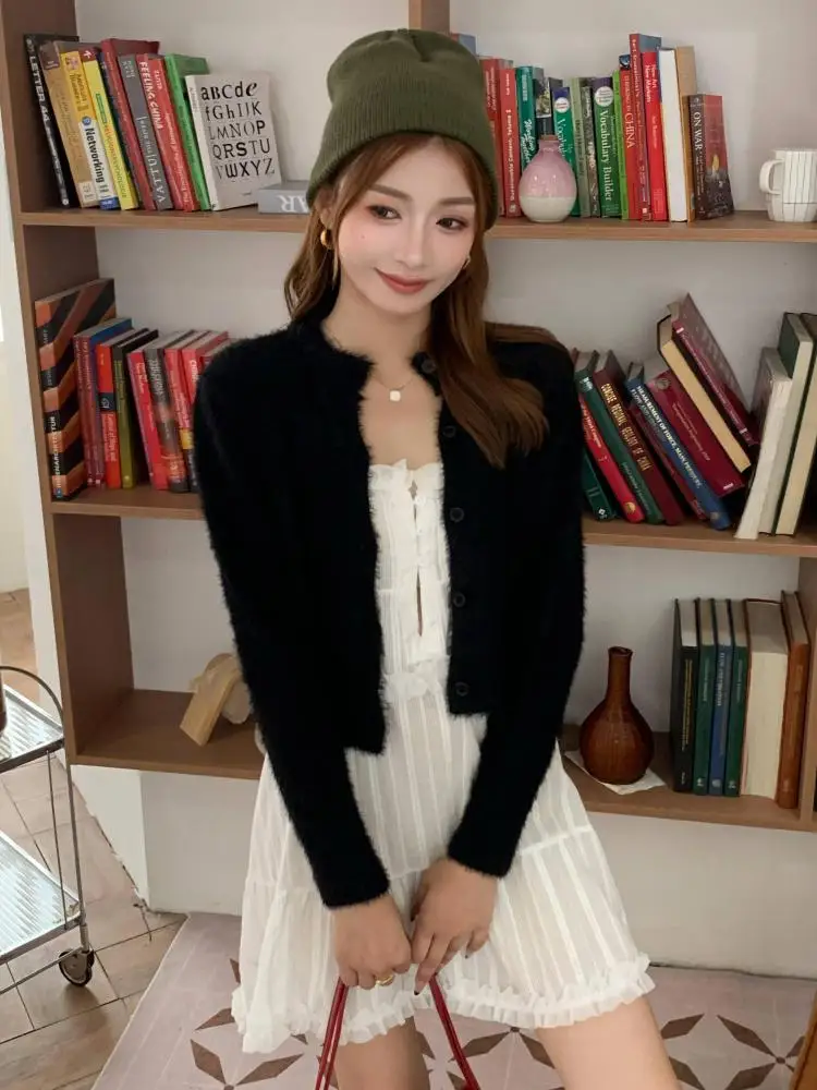 

Корейский модный черный, белый, теплый короткий вязаный свитер на пуговицах, женский красный кардиган с круглым вырезом и длинными рукавами, норковые топы 2024, осень-зима