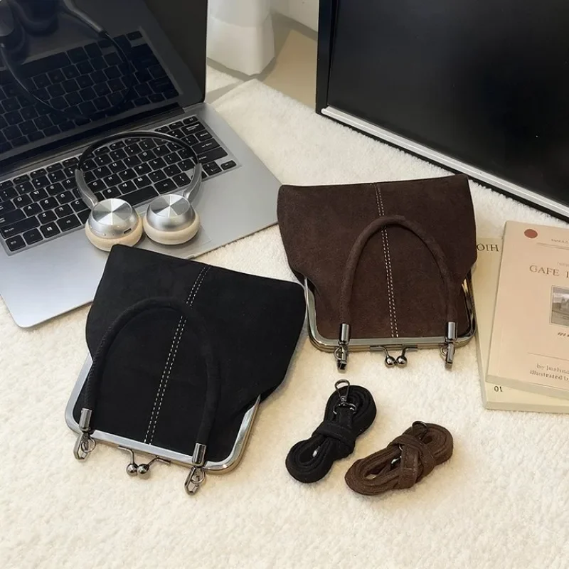 

Elegant Leather Solid Color Women's Messenger Bag Trendy Design Letter Logo Large Capacity Diaper Bag Fashionable Commuter