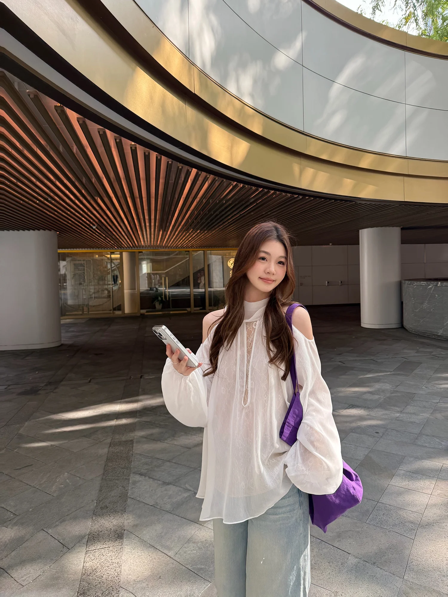 

Блузка Y Studio Sena Fleurs, белая, с открытыми плечами, из шифона, с нежным дизайном, женская, модная, повседневная, свободного кроя