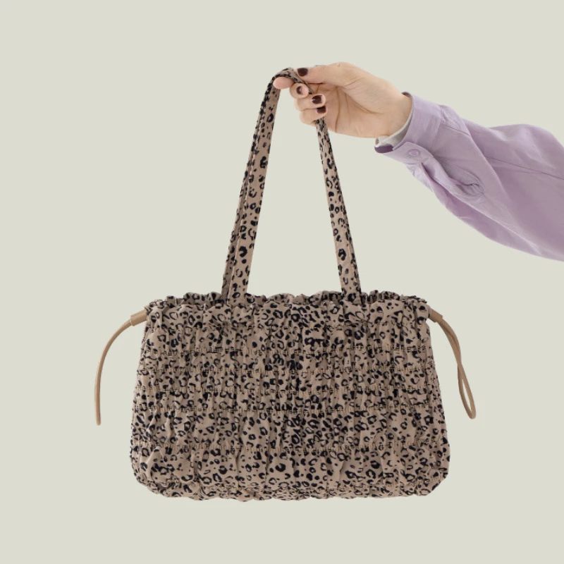 

New Autumn Winter Nylon Shoulder Bag Women Fashion Wrinkle Design Tote Handle Bag Casual Texture Amd Simple Commute Storage Bag