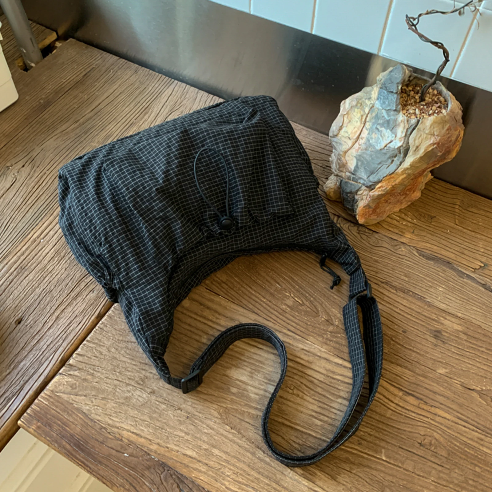 Damen Plissierte Cloud-Schultertasche Nylon Stilvolle Karierte Tragetasche Große Kapazität Trendige Umhängetasche Pendler-Handtasche