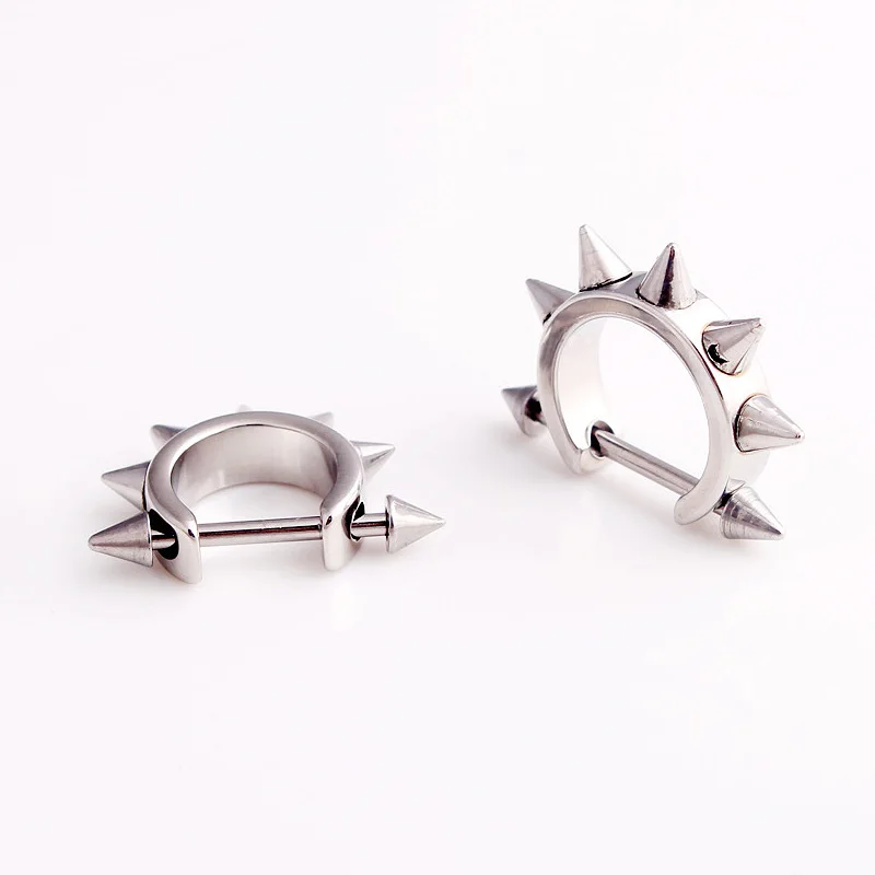 1 pz a forma di D orecchino a cerchio conico Spike rivetto orecchio piercing cartilagine in acciaio inox Tragus elica per uomo donna Punk Rock