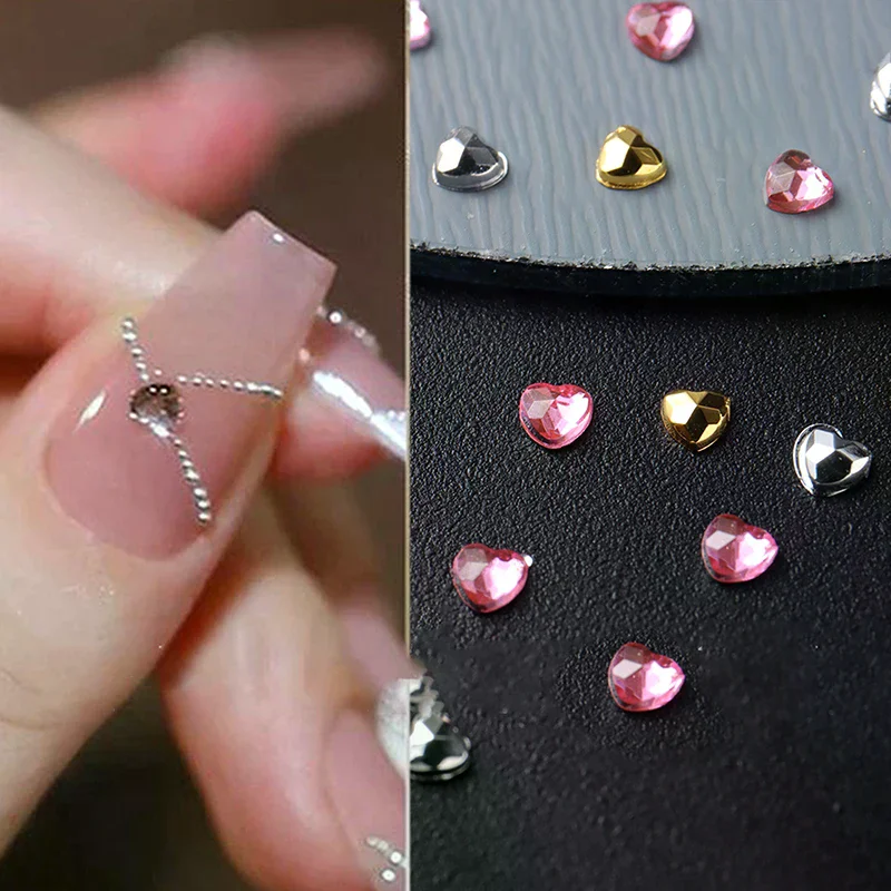 1 scatola di mini gioielli per unghie con strass a forma di cuore a quattro colori, ciondoli per unghie con retro piatto, accessorio per nail art, perline per manicure in oro e argento